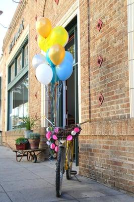 Vintage Bike in front of the store