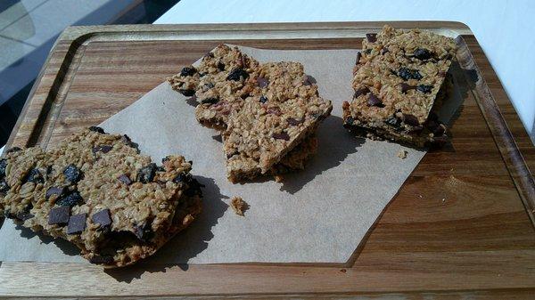 Dark Chocolate Cherry Pecan Granola Bar