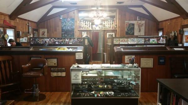 A great clean shop and talented friendly artists. A win win when you want ink.