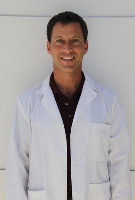 Dr. Adam Weissman is the Medical Director of True Radiance Aesthetics and he has over 17 years experience in advanced aesthetics.