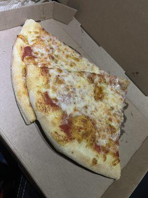 Poor presentation.. hot pizza slices overlapping each other.