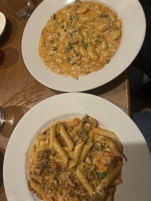 Vodka pasta with shrimp and chicken