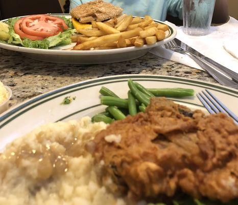 Awesome cheeseburger, fries are delicious. Fried chicken , fresh veggies and fresh mashed with gravy.