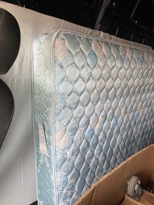 Replacing your old mattress? We'll pickup and take away . Text 773-770-5438