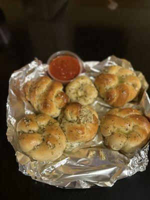 Garlic knots