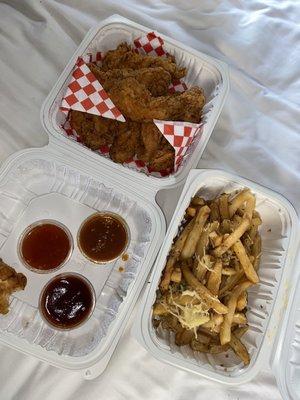 8 piece chicken, garlic fries & sauce