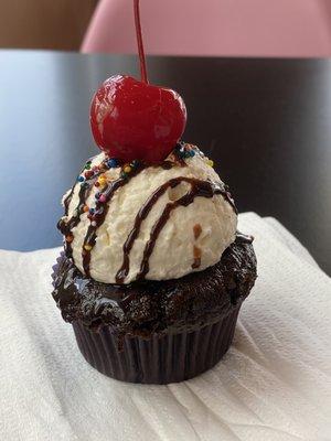 Chocolate "Sundae" cupcake