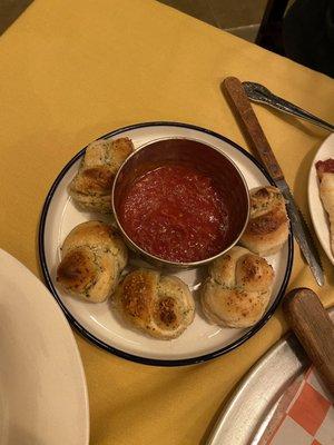 Garlic knots