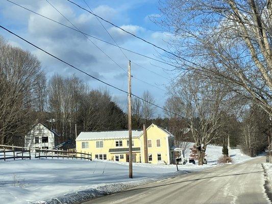 Yellow Farmhouse Inn