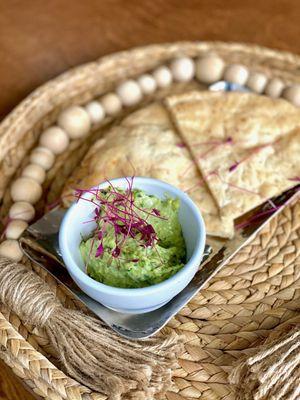 cauliflower flat bread with pesto