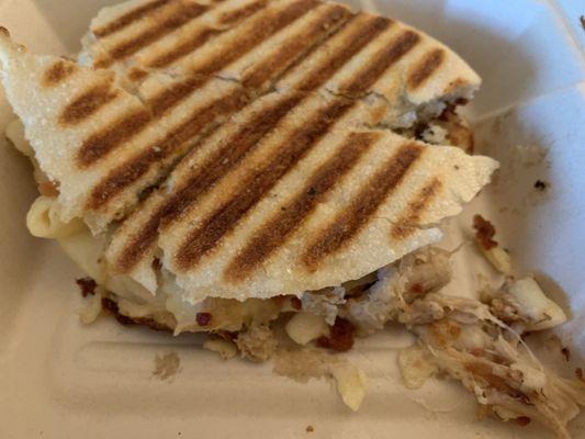 Mac and cheese with BBQ pulled pork