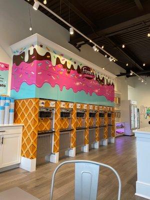 Frozen yogurt bar