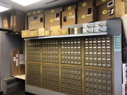 Boxes, Mailboxes, Packing Supplies