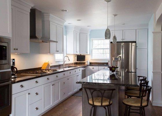 This kitchen, designed by our very own Christ Koumoundouros, features premium Dynasty cabinets.