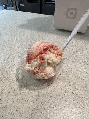 Strawberry  cheesecake ice cream