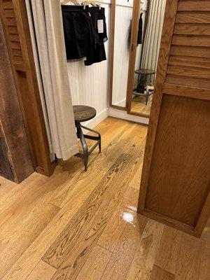 Fitting room leaking