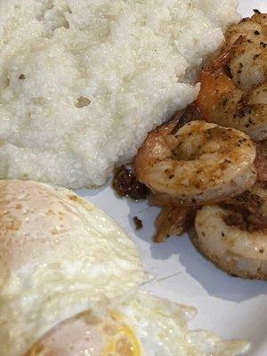 Shrimp and Grits w/eggs over easy