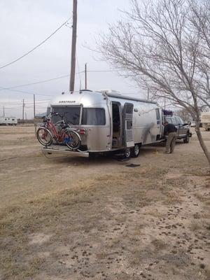 Kinda Iike BLM Camping with cable, full hook ups and wifi. No frills here. One night it is ok. All dirt.