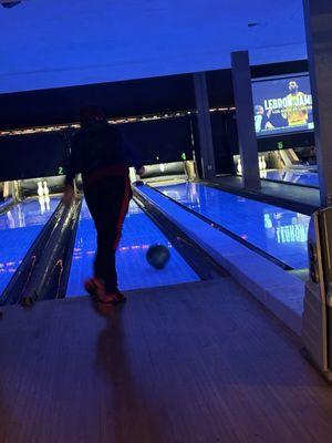 Glow bowling