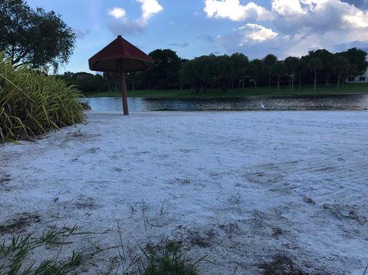 There are several mini beach areas around the lake