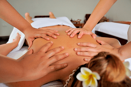 4-Hand Massage ---
  2 Therapists and 1 Client