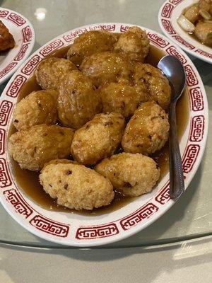 Fried tofu mixed with shrimp