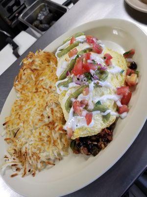 Southwestern omelette with a side of hashbrowns