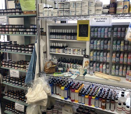 Wide selection of paints for textiles and mixed medium