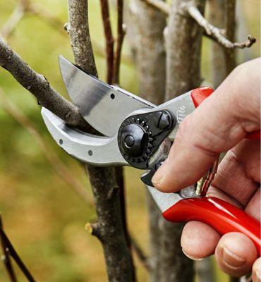 B&R Lawnmower and Generator Shop sells several professional hand tools for gardening such as the popular FELCO 2 pruners.