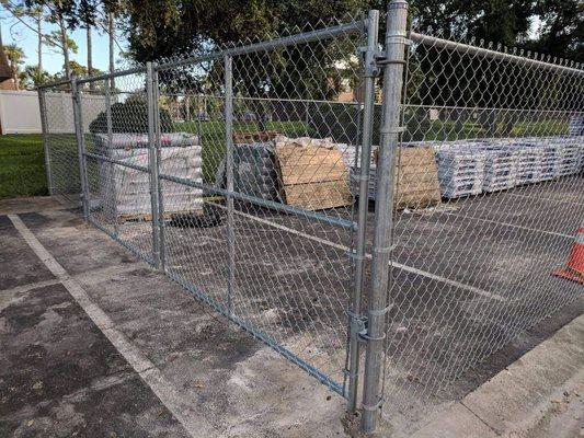 We can provide and install all types of chain link fencing. from small residential properties to large commercial and industrial projects!