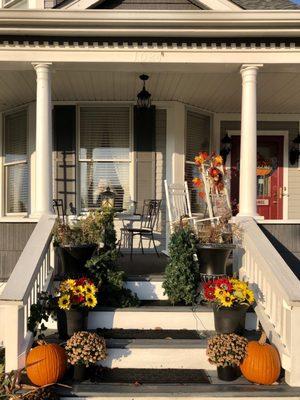 Front of the Plum House bed and breakfast - Thanksgiving decorations