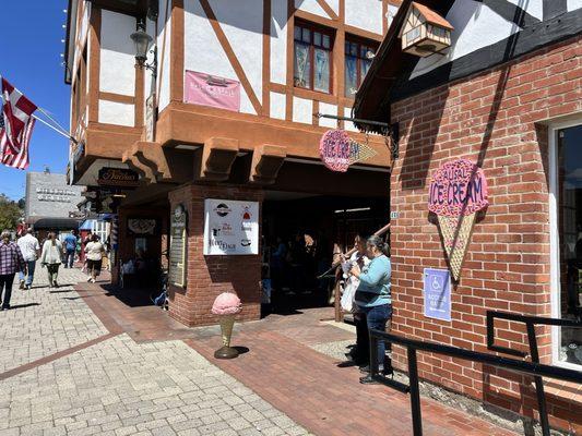 Ice cream parlor that is below the tattoo shop.