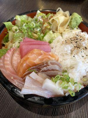 Chirashi bowl