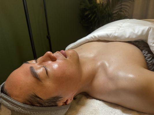 Gentlemen's Facial + Oxygen Treatment