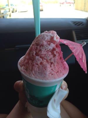 Red raspberry (sour) shaved ice with cream