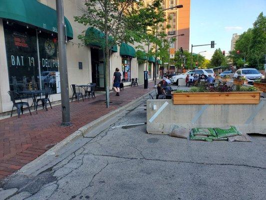 They have an outdoor dining area!