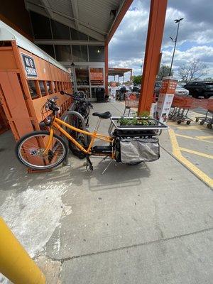 Motorized cargo bike