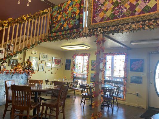 Lovely autumn decor in the dining area.