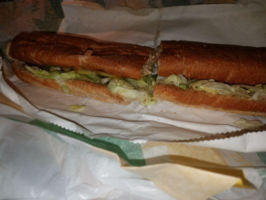 You can't see or taste the tiny bit of tuna put on this footlong .. pic of sub I bought and pick of sub they advertise