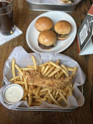 "My boyfriend doesn't share" side and Sunday sliders