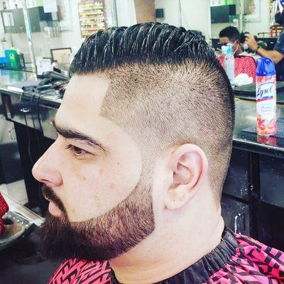 lined beard haircut
corte de pelo con barba alineada