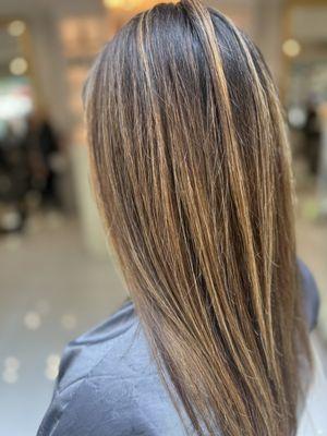 Perfect balayage color and highlight!