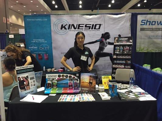 Dr. Hayashi helping out kinesio tape demonstration at IDEA world convention.