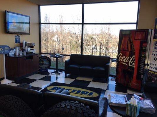 JBC Tire Auto Repair offers waiting areas with a great view. Springfield MO.