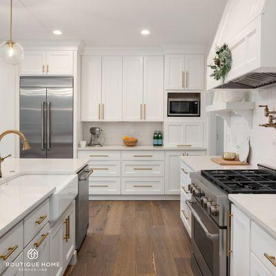 Farmhouse white kitchen