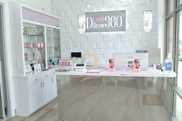 When you enter DLashnBrow 360 you can meet one of our #DLBTeam at the check in desk. #DLB360