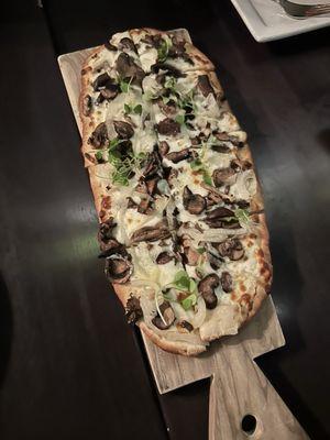 mushroom flatbread