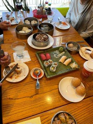 Midtown Shangri-La dim sum spread