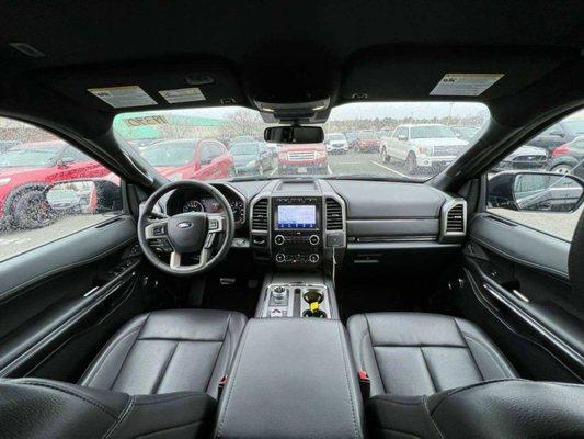 Captain seats
 6 passengers
 Leather interior