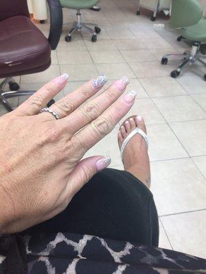 Gel mani pedi.